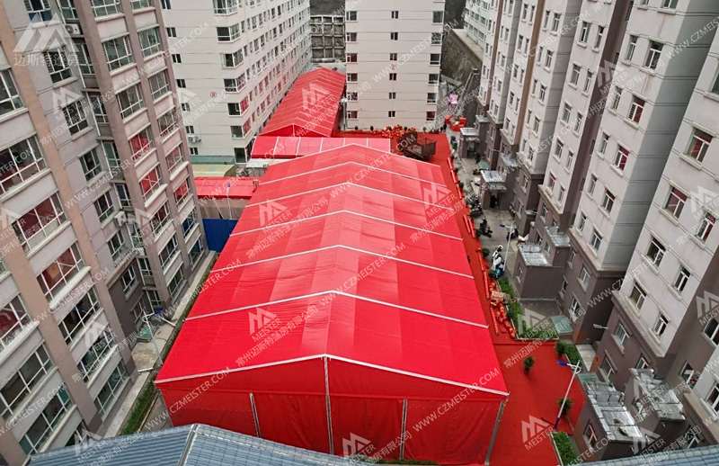 小区红色婚庆大篷组合.jpg